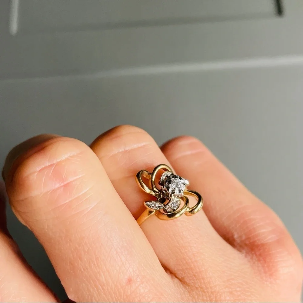 10k Yellow Gold Natural Diamond Swirl Design Vintage Ring